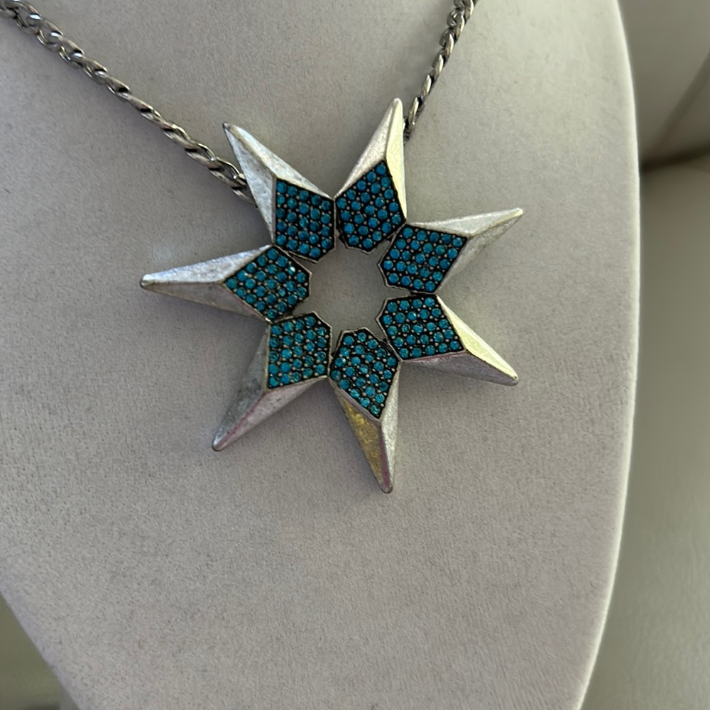 BCBGeneration star burst necklace